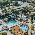 Mobil-home 4 Pers A Avec Terrasse - Api-1-52-1456 Campsite