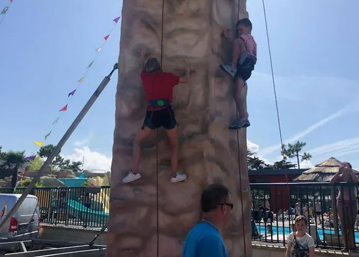 Mobil-home 4 Pers à Avec Terrasse - Api-1-52-1456 * Saint-Jean-de-Monts